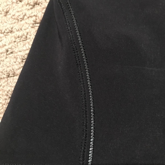 Black Lululemon size 4 tank - Picture 5 of 5